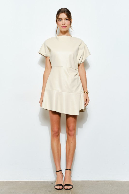 Vestido corto vinipiel