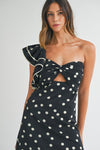 Vestido polka dot negro un hombro