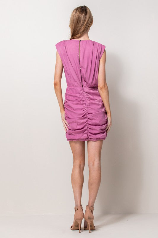 Vestido mini plum con hombreras