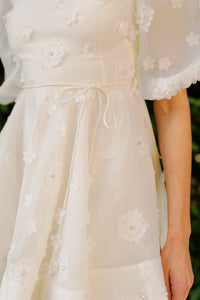 Vestido Blanco con aplicaciones florales