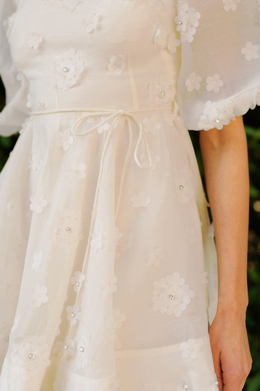 Vestido Blanco con aplicaciones florales