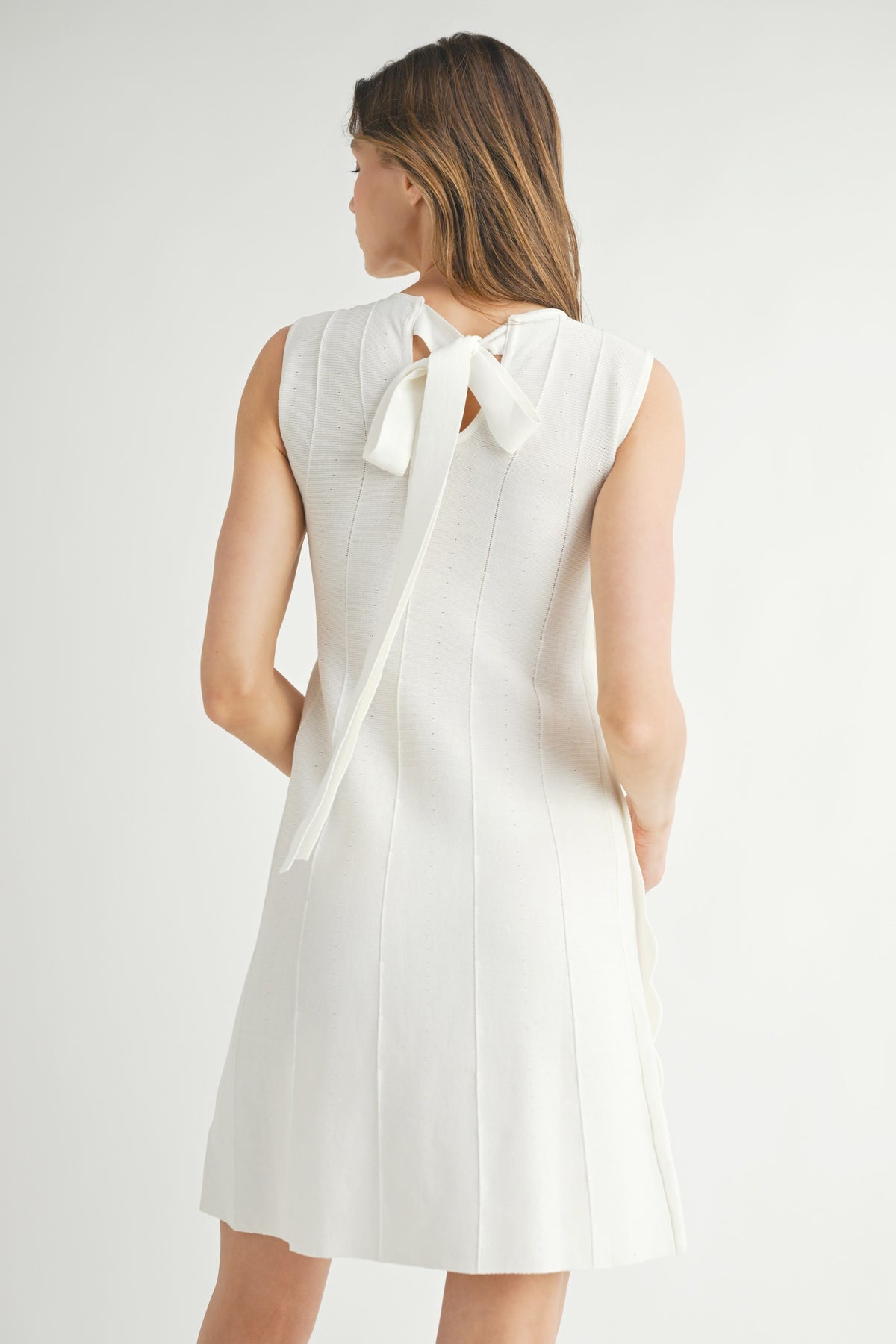 Vestido corto scalloped