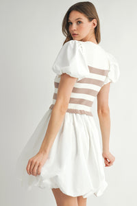 Vestido corto blanco y taupe
