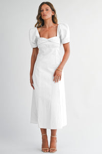Vestido midi blanco con mangas abullonadas