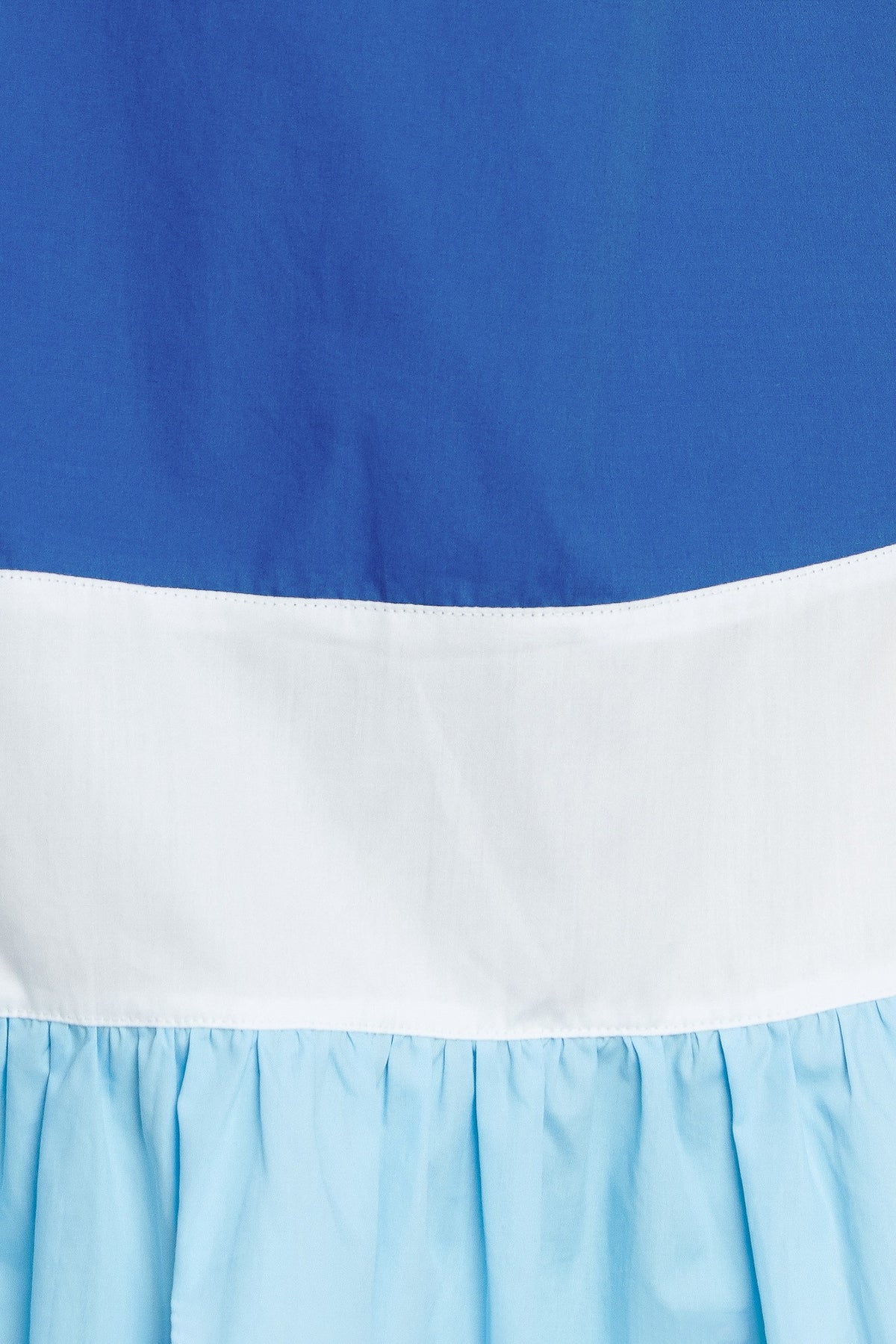 Vestido corto azul con bloques de color