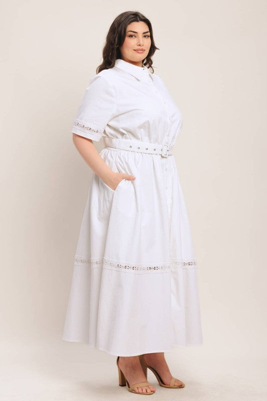 Vestido midi blanco plus con encaje y cinturón