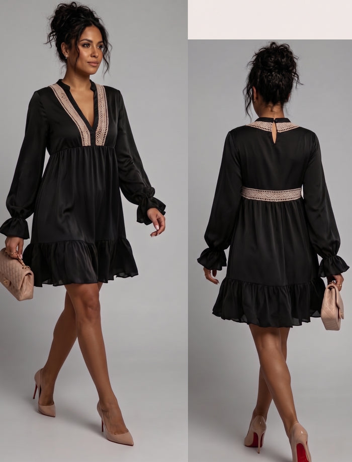 Vestido corto negro con escote en V