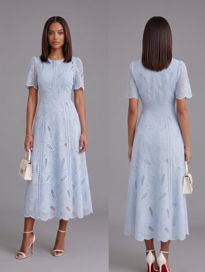 Vestido midi azul con encaje bordado