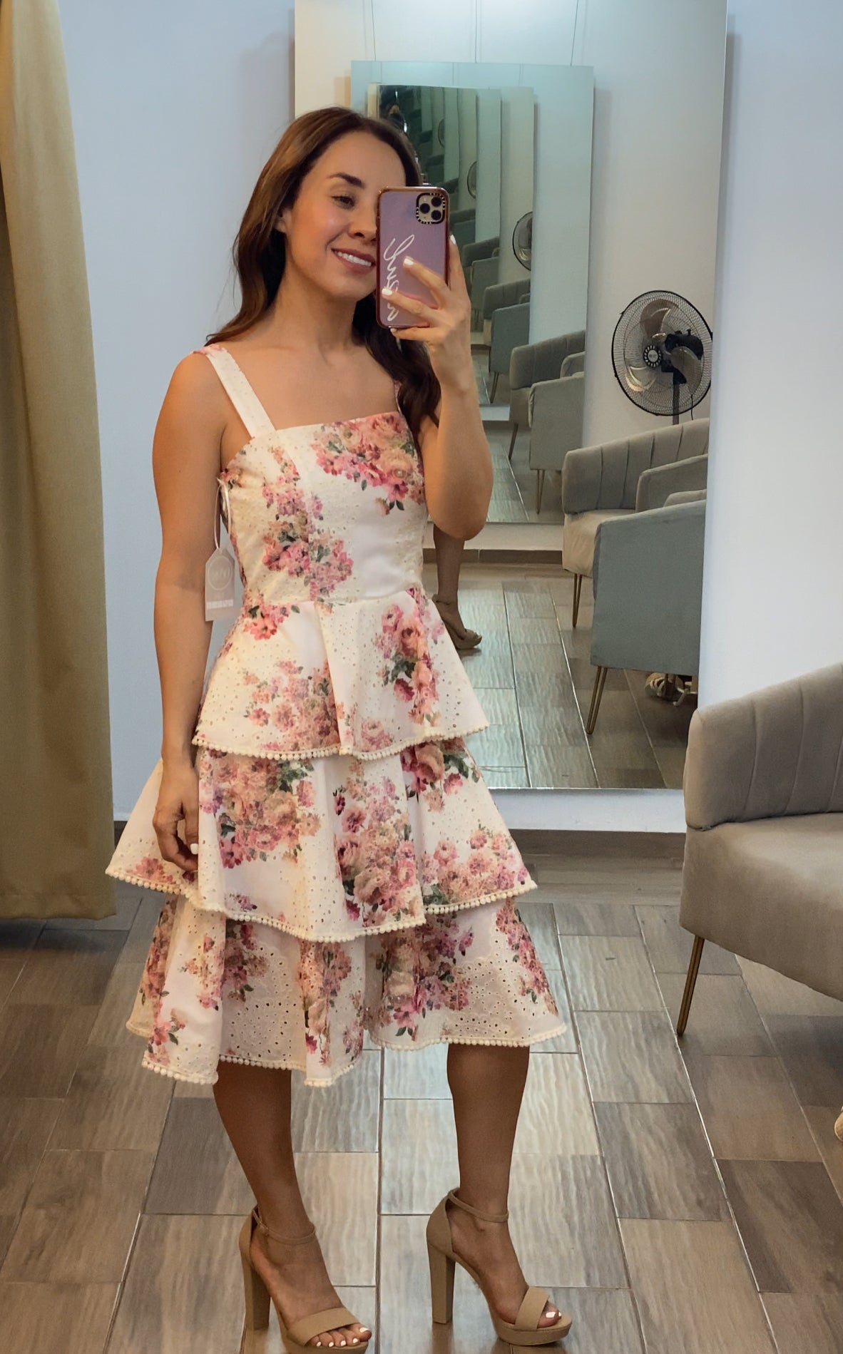 Vestido corto floral sin mangas