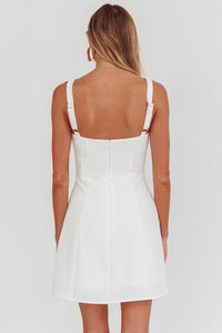 Vestido con hebilla