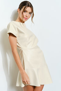 Vestido corto vinipiel