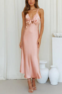 Vestido midi satinado moño enfrente